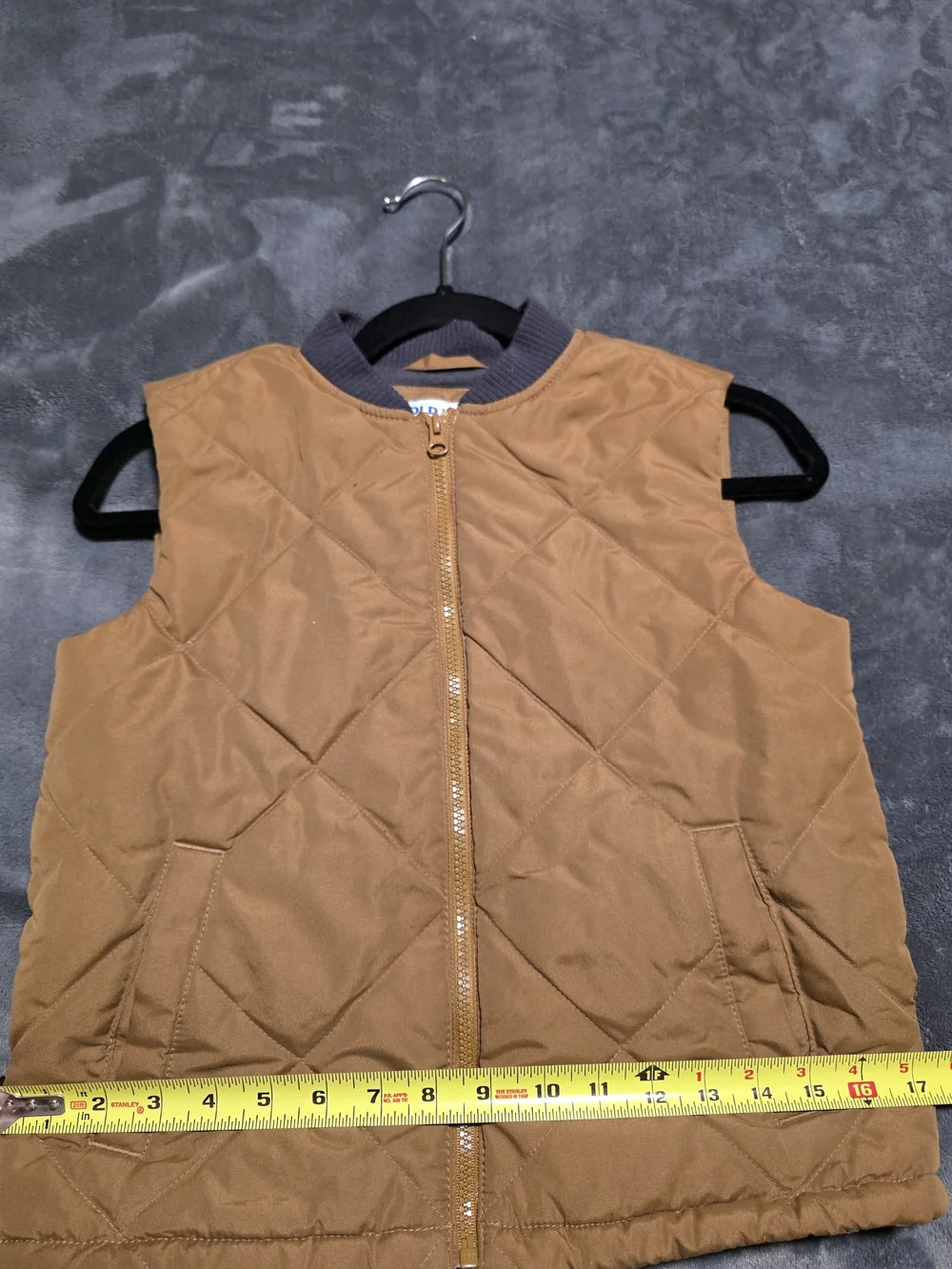 Old Navy Quilted Puffer Vest in Camel Brown 10-12 Kids.